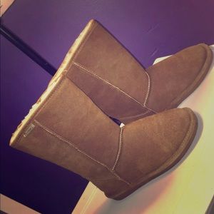 Like New Size 9 Chestnut Bearpaws