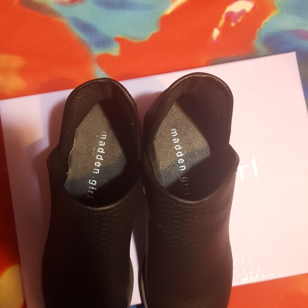 Booties - Picture 5 of 6