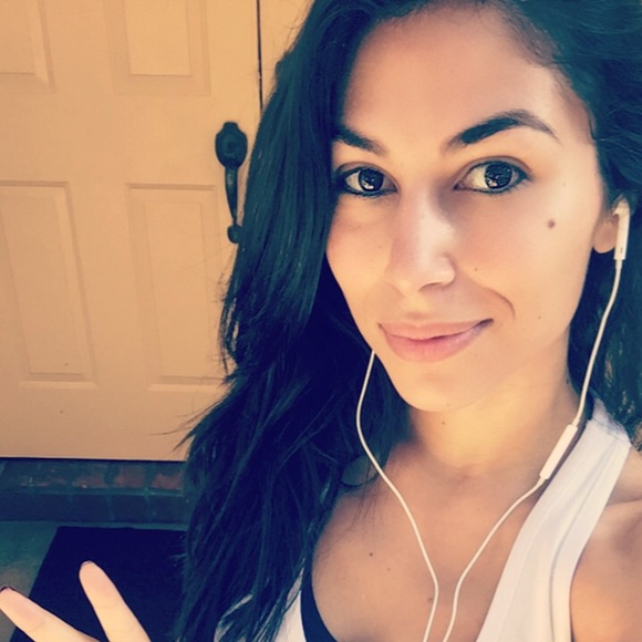 Meet your Posher, Daniela - Picture 1 of 1