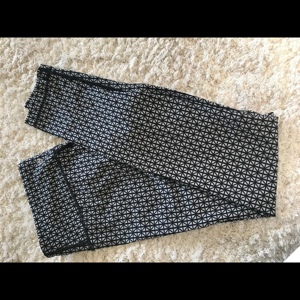 These lululemon leggings are so cute!!