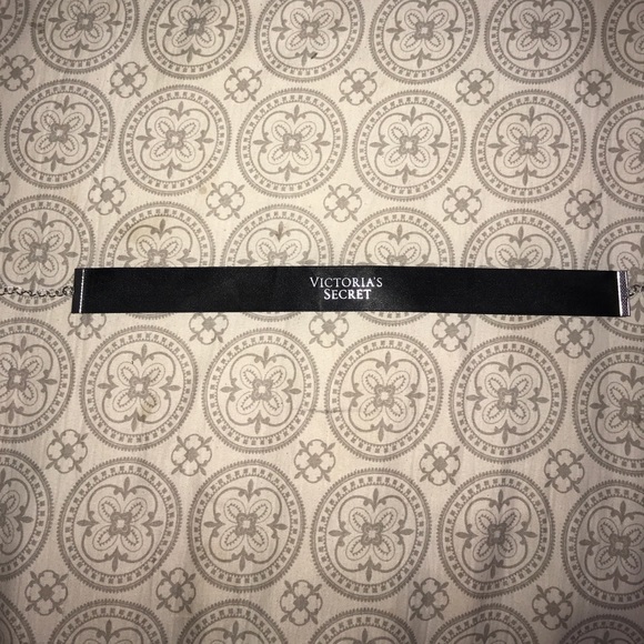 🖤 Victoria’s Secret Choker - Picture 2 of 2