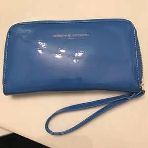 Adrienne Vittadini Charging Wristlet Wallet