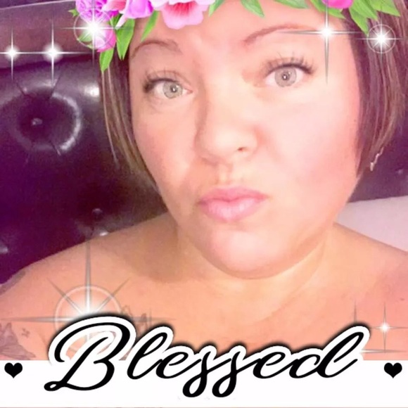 Meet your Posher, Heather - Picture 1 of 1