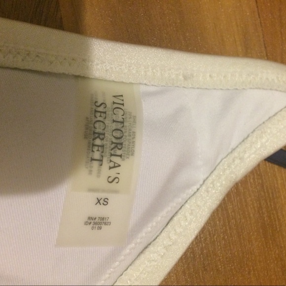 🌼VS bikini top🌼 - Picture 5 of 6