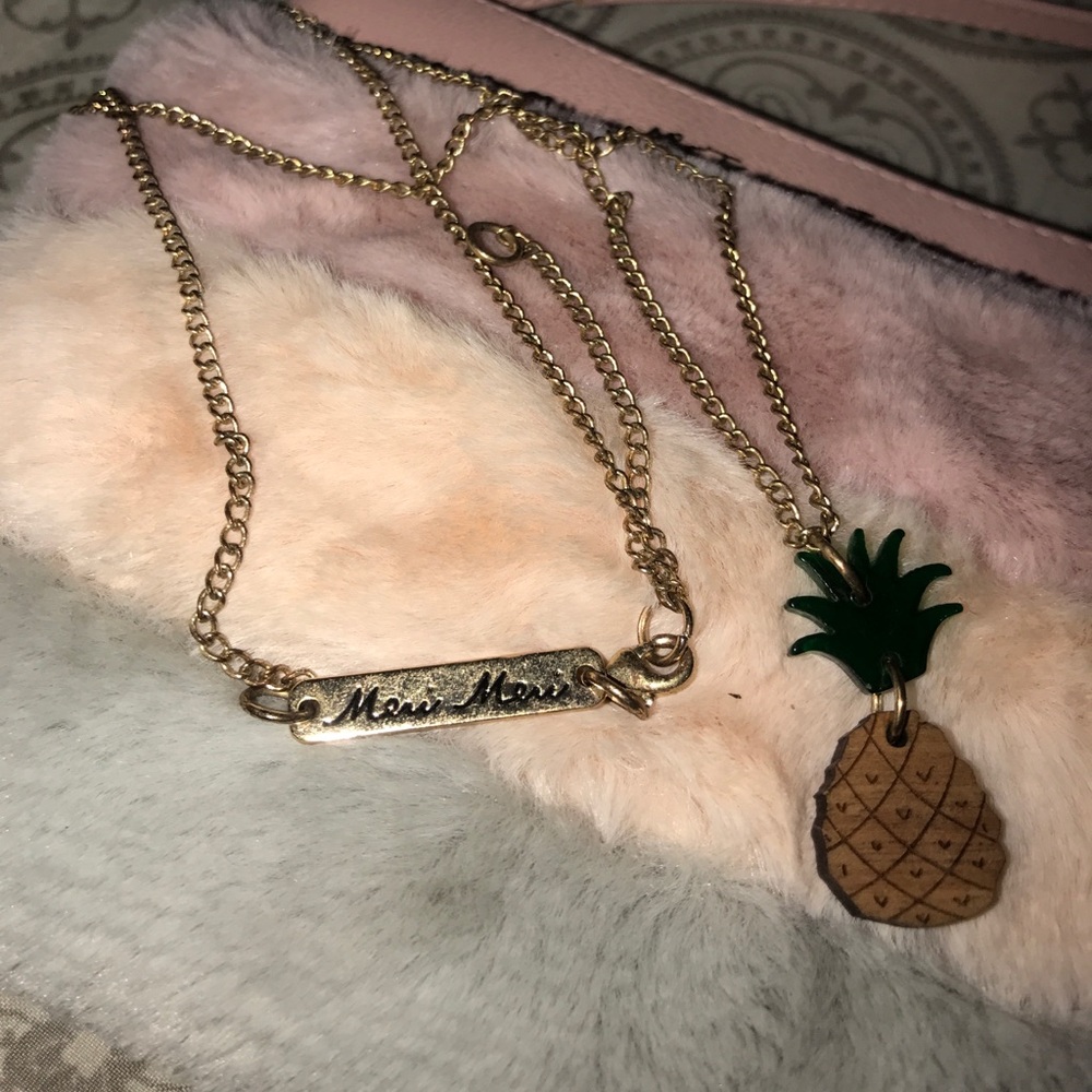 🍍 Meri Meri Pineapple necklace