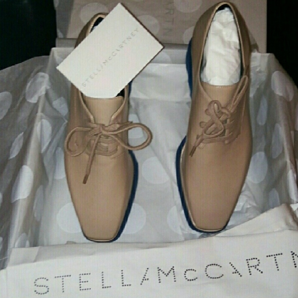 Stella McCarty platforms