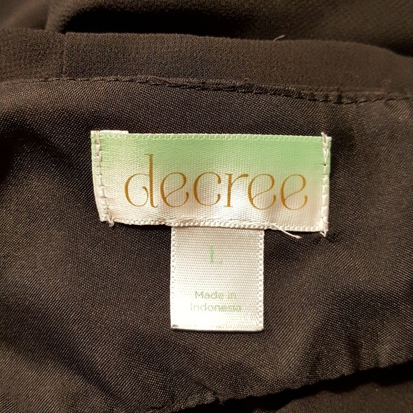 Decree Black Layered Tank - Picture 5 of 7