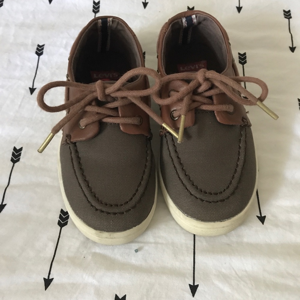 Boys Boat Shoes Size 10 by Levi, like Sperry,