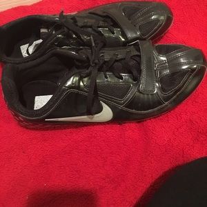 Track shoes