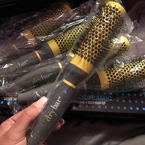 New Drybar small round brush