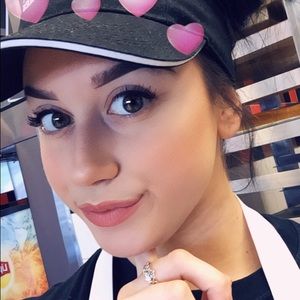 Meet your Posher, Daynah