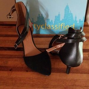 City Classified Black Heels New