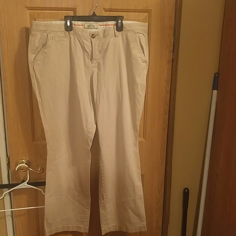 Women's khaki pants size 18 old navy