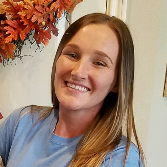 Meet your Posher, Alison - Picture 1 of 1