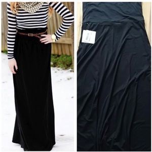 🦄 LulaRoe Black L Maxi Skirt- NWOT