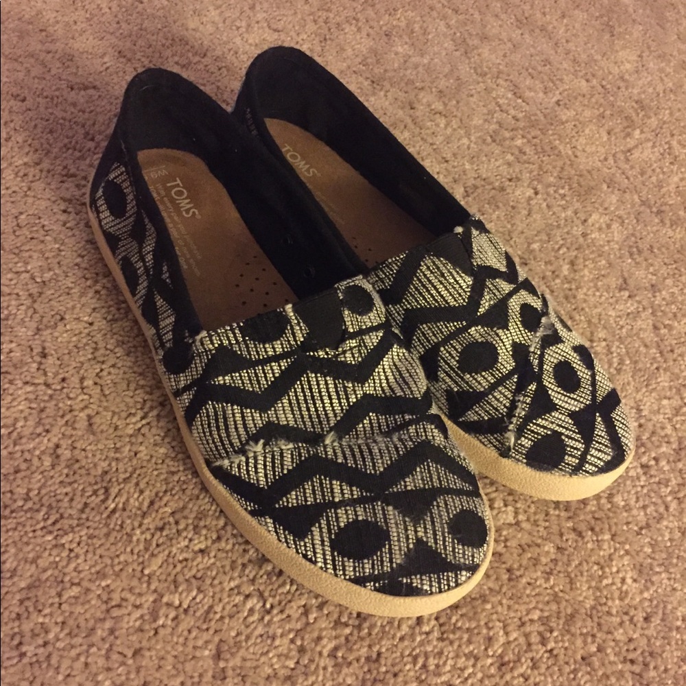 Toms shoes- black and white, women's 9.5