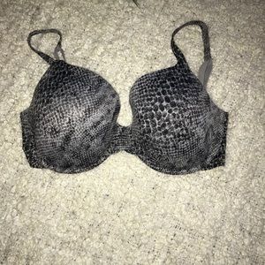 Calvin Klein Greg leopard print t shirt bra