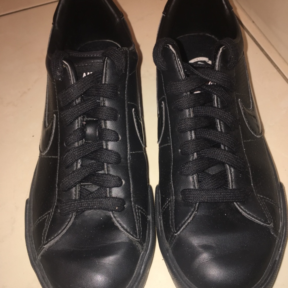 Nike sneakers size 8