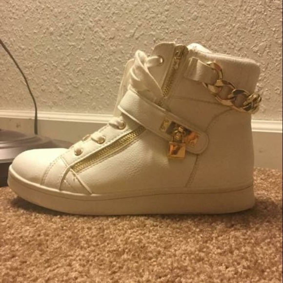 Gold shoes - Picture 1 of 8