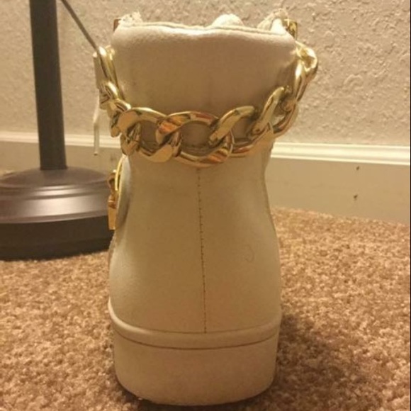 Gold shoes - Picture 2 of 8