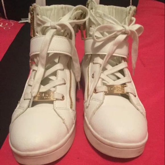 Gold shoes - Picture 5 of 8