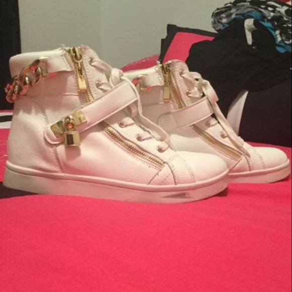 Gold shoes - Picture 8 of 8