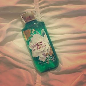 Bath & Body Works Magic in the Air Shower Gel