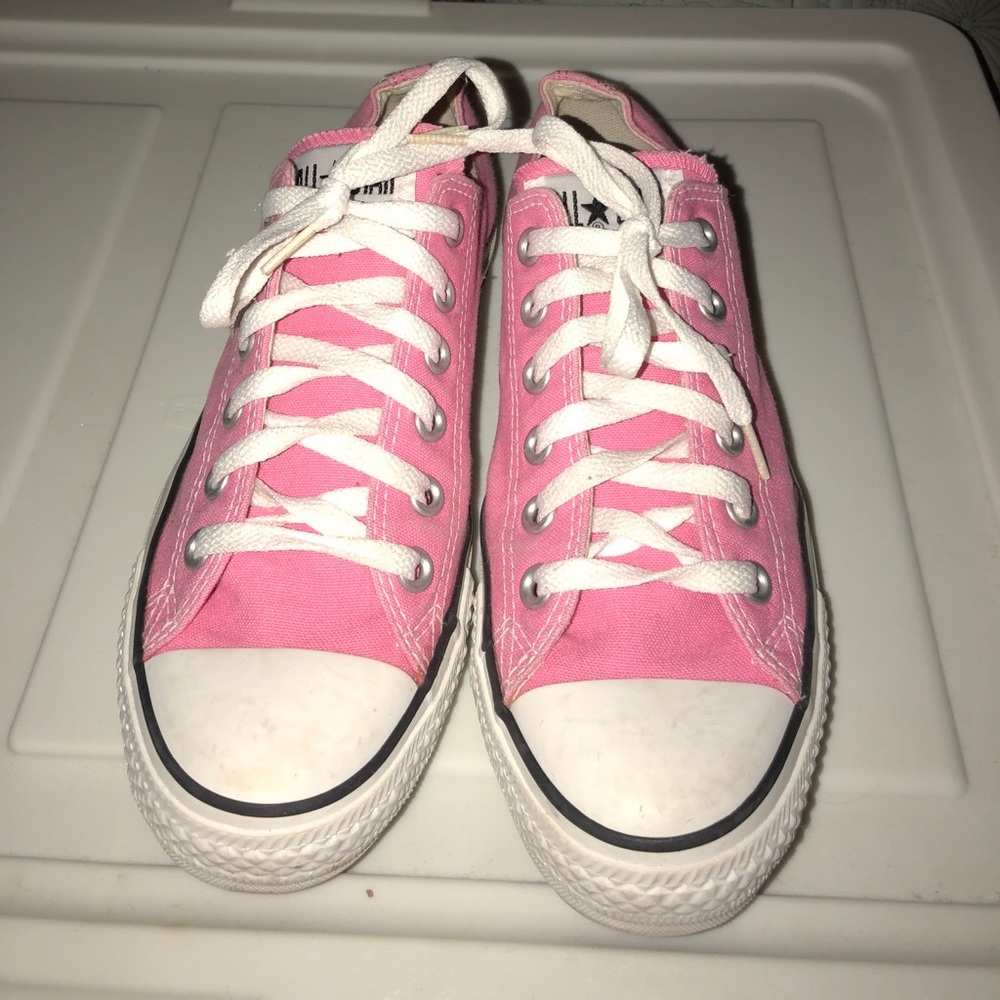 Pink converse all stars