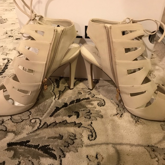 Bone Lace Up Heels - Sz. 9 - Picture 3 of 7