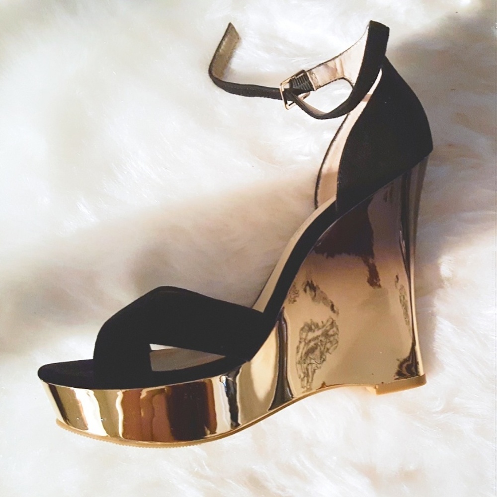 CLEARANCE // Black & Gold Mirrored Wedges