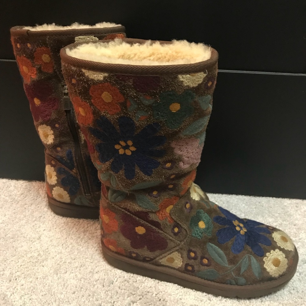 Ugg Floral Boots size 7