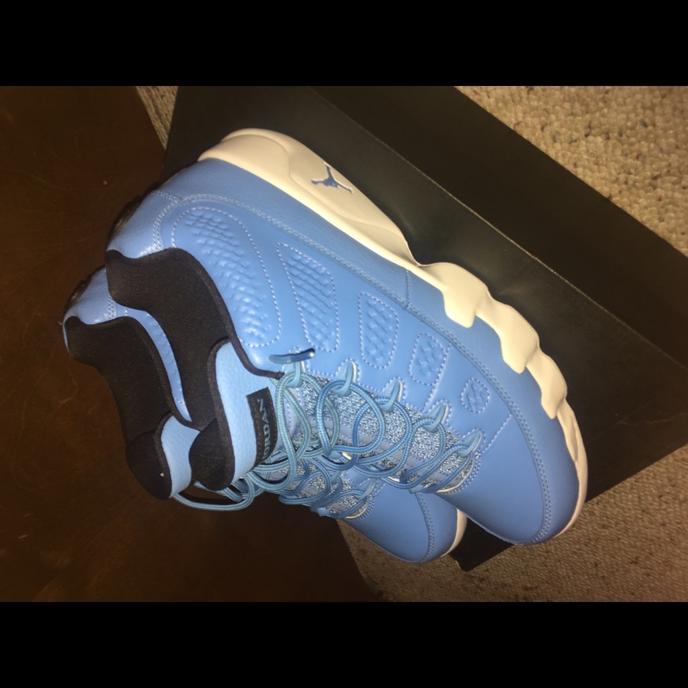 Jordan 9 retro low "Pantone"