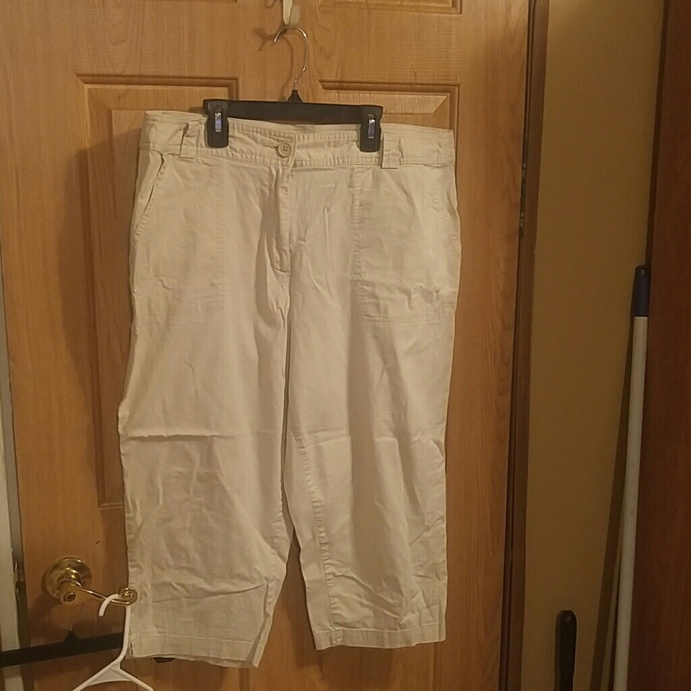 Women's khaki capris size 18