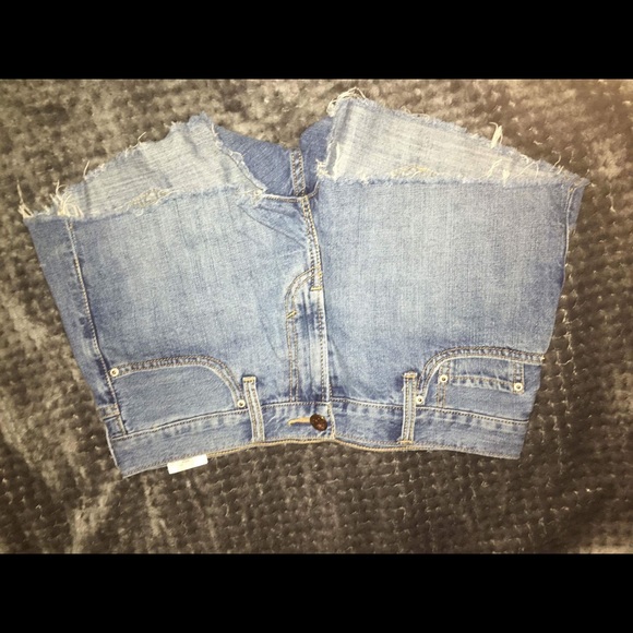 Levi's Shorts - Picture 1 of 3