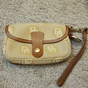 Dooney & burke wristlet