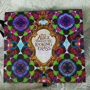 Urban Decay x Alice and Wonderland Palette
