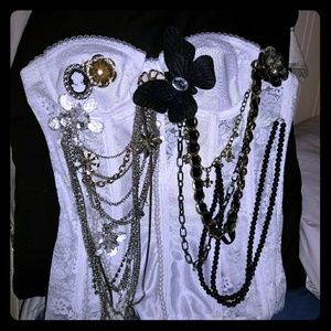 Xsmall (32a bustier size) White lace bustier