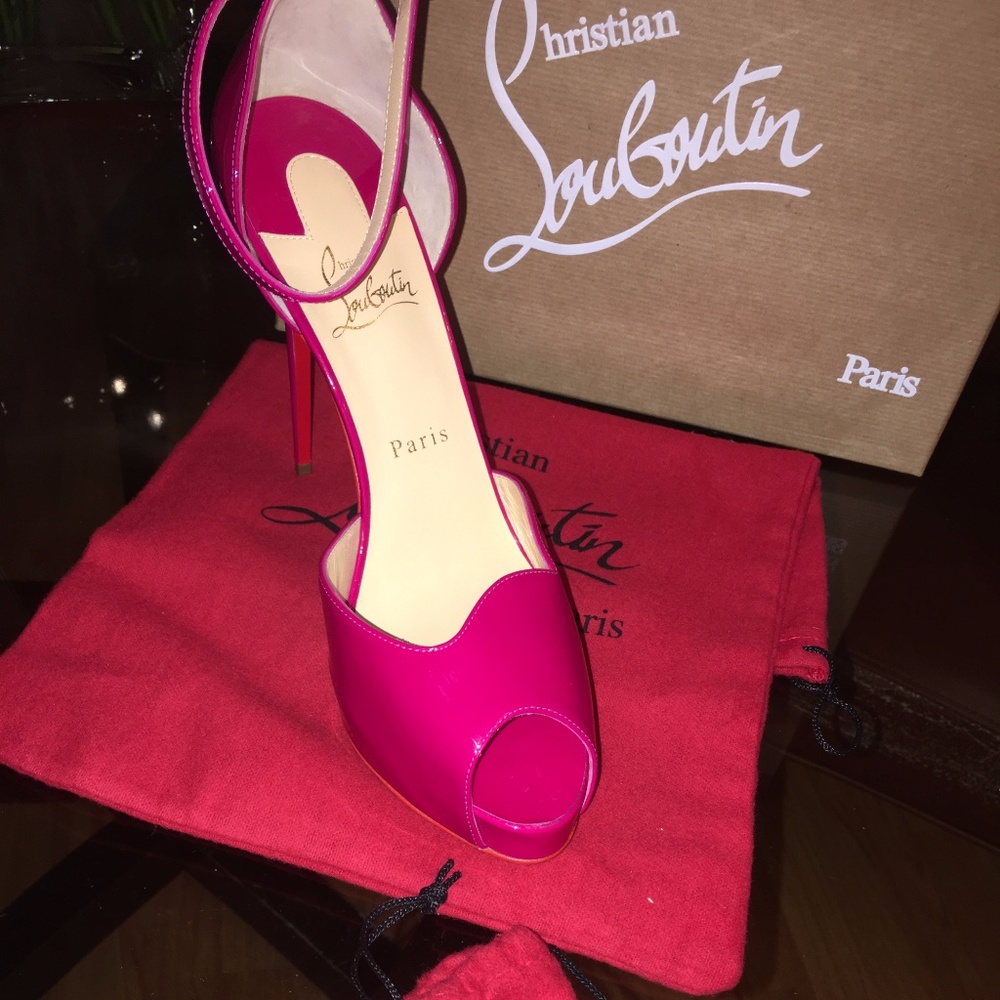 NEVER WORN Christian Louboutin Aketata Ankle Strap