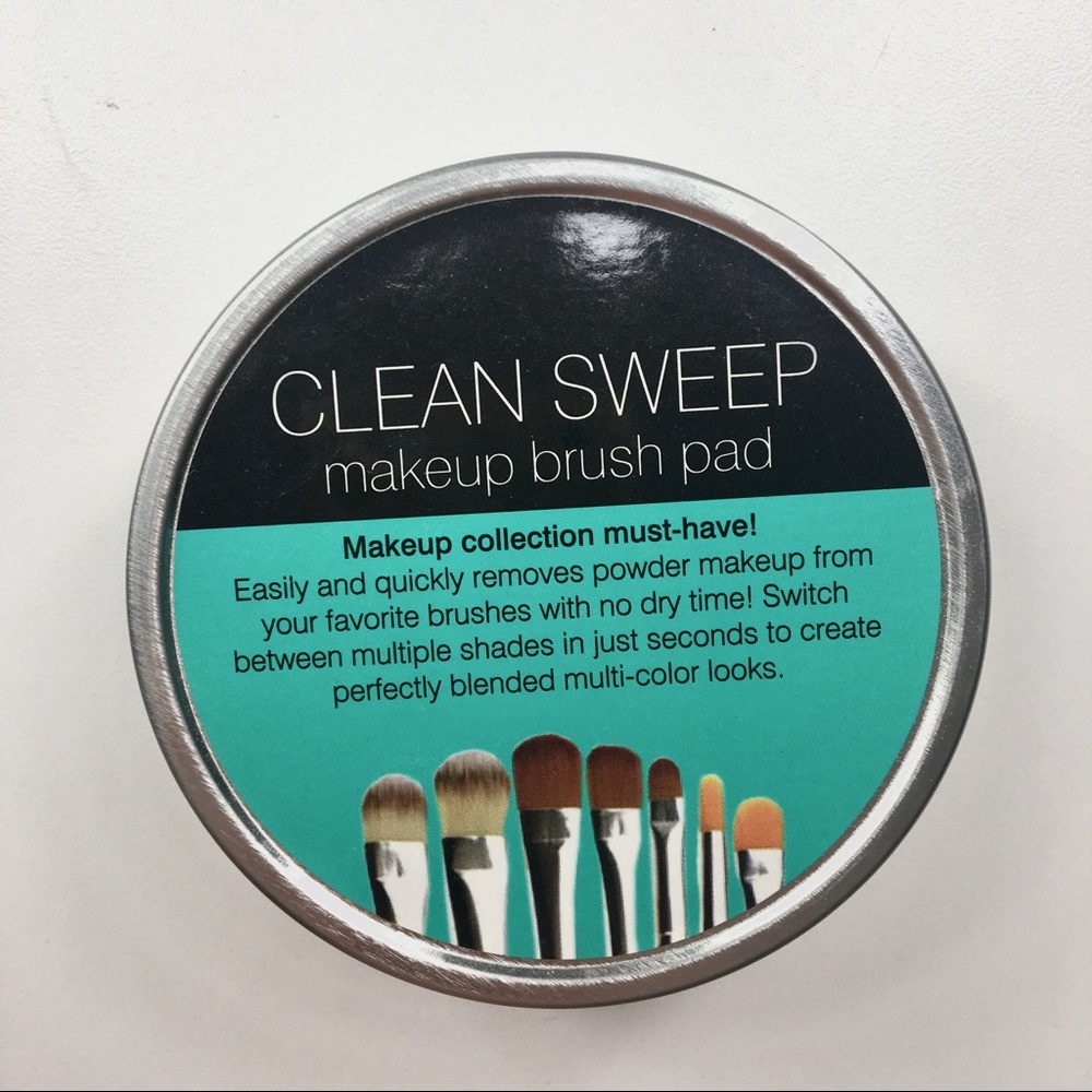 Clean Sweep Makeup Brush Cleaning Pad