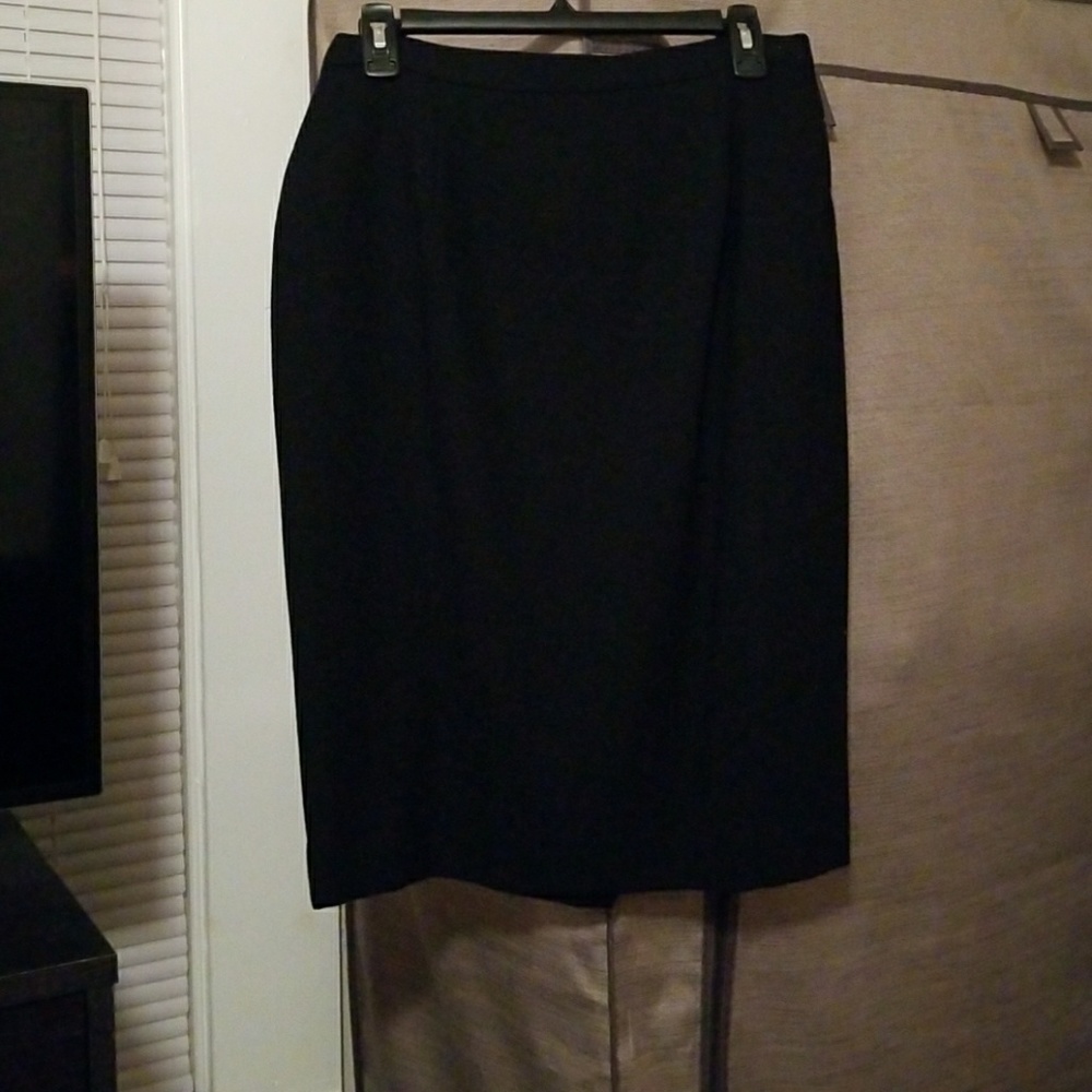 Skirt suit set 3.buttons