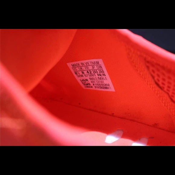 Adidas NMD R1 ‘ Solar Red ‘ - Picture 3 of 5