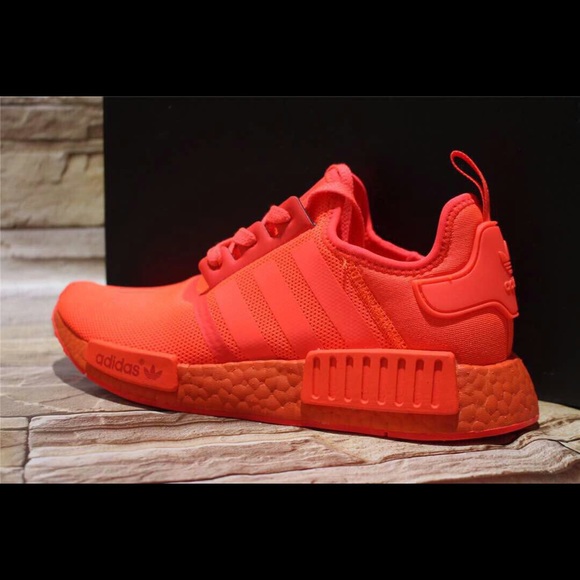 Adidas NMD R1 ‘ Solar Red ‘ - Picture 4 of 5