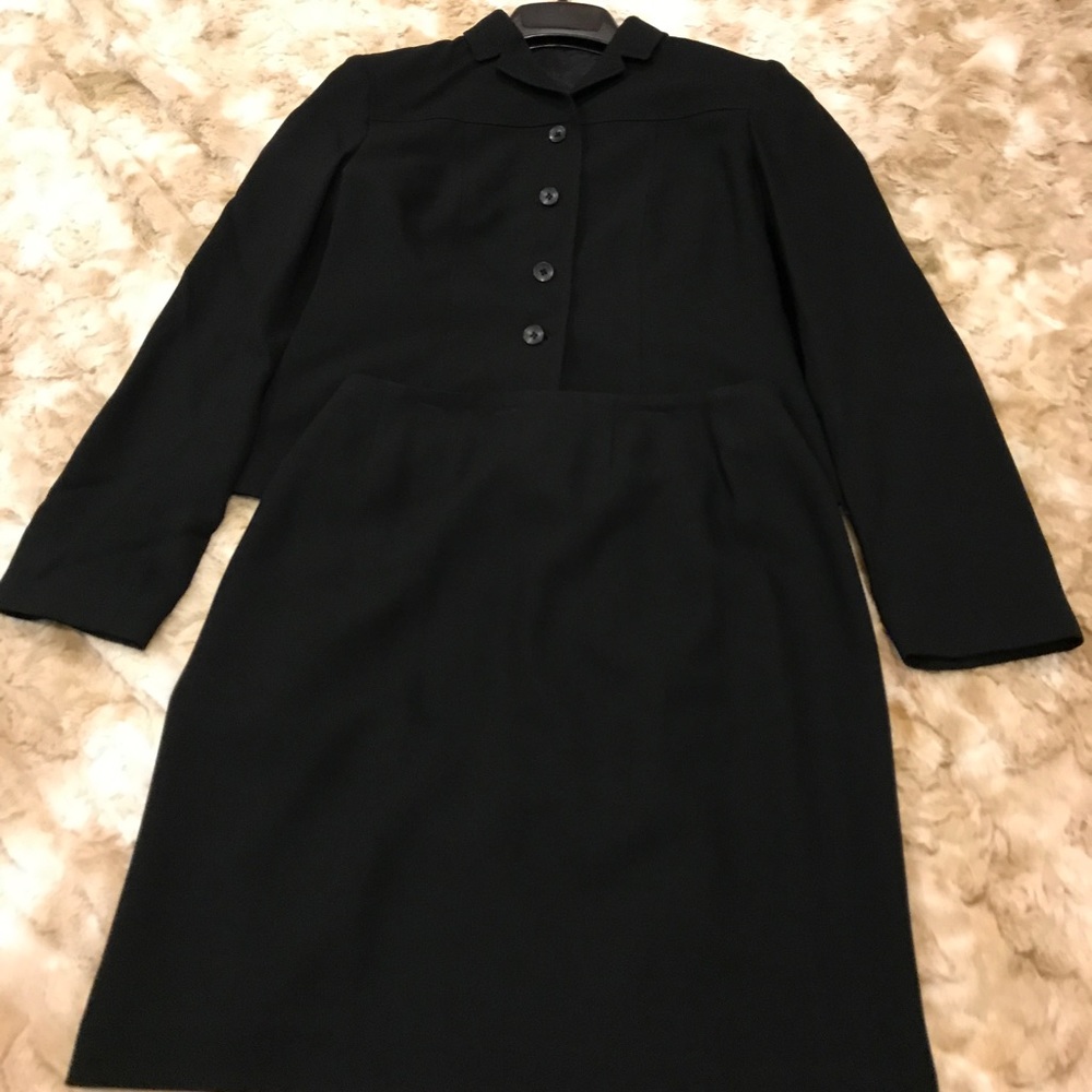 Casual Corner Annex 2 Pieces suit - size 0