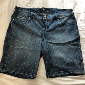 Polka dot Bermuda shorts