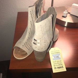 MUST HAVE TOMS MAJORCA PEEP TOE