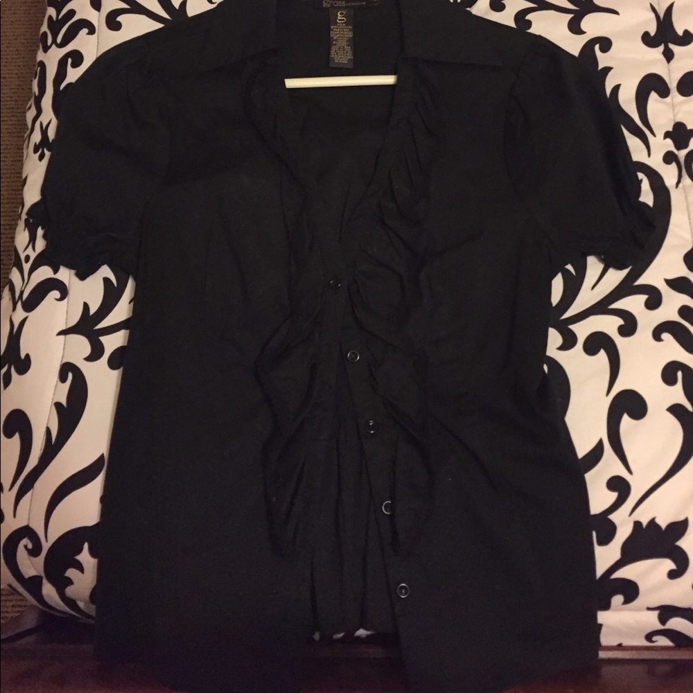 Short-sleeves blouse