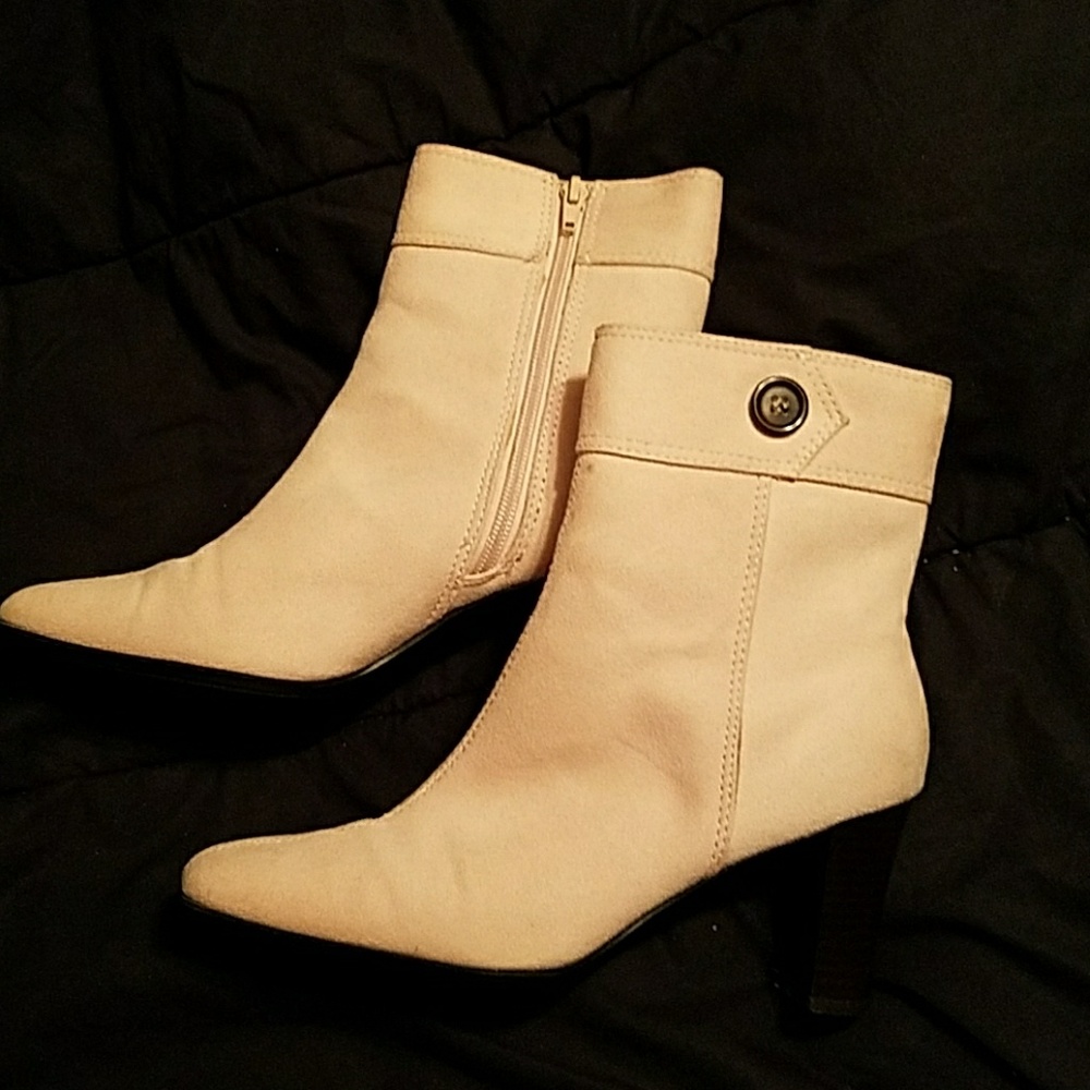 Women's heeled ankle boots sz 8