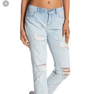 Sienna Slim Boyfriend Jeans (distressed)