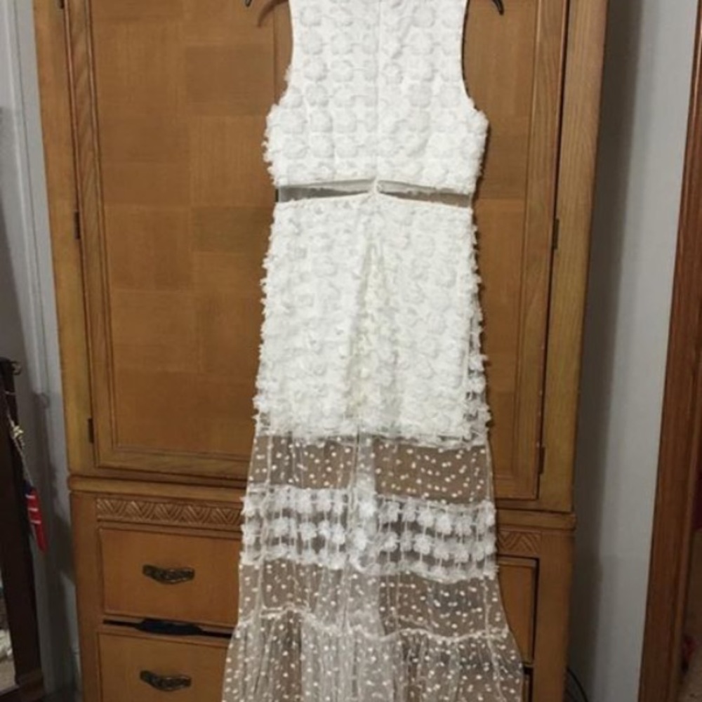 White dress - Picture 2 of 2