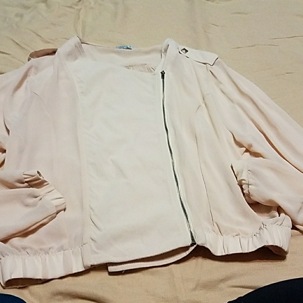 Light tan/pink